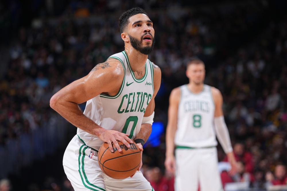 他是榜样 他是榜样