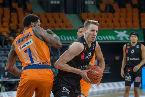 成为全场的 成为全场的